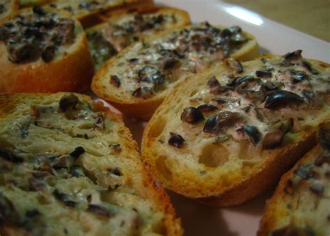 creamed-mushrooms-on-chive-butter-toast-recipe-173 image