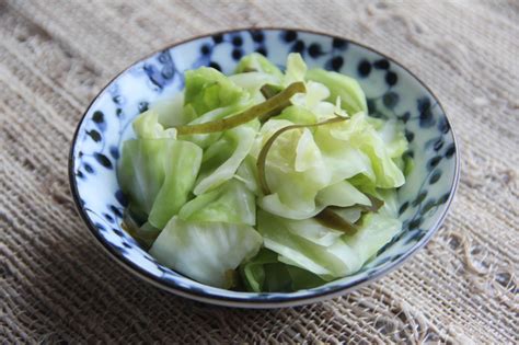 tsukemono-salt-pickled-cabbage-recipe-japanese image