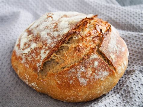 pain-de-campagne-french-country-bread image