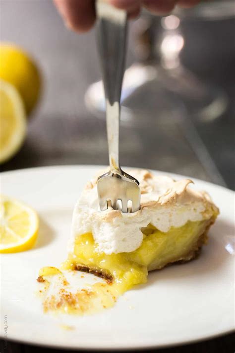 coconut-oil-lemon-meringue-pie-tastes-lovely image