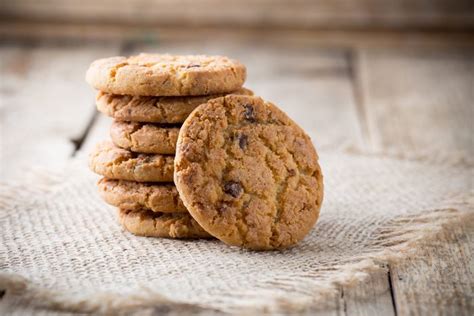 recipe-legendary-oatmeal-chocolate-chip-cookies image
