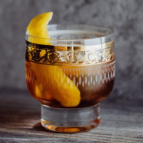 vieux-carre-cocktail-recipe-liquorcom image