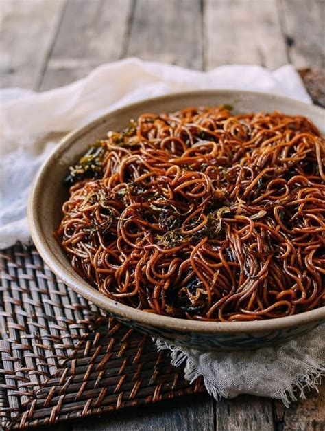 shanghai-scallion-oil-noodles-cong-you-ban-mian image