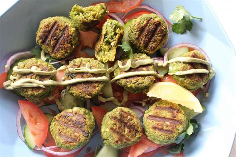 delicious-spinach-falafels-by-archanas-kitchen image