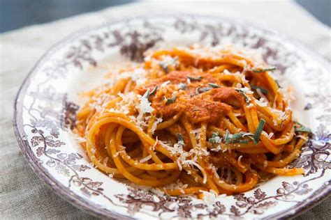 roasted-red-pepper-pasta-sauce-recipe-simply image