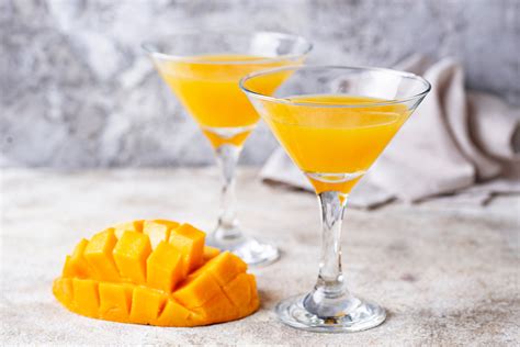 11-mango-cocktail-drinks-for-a-tropical-happy-hour image