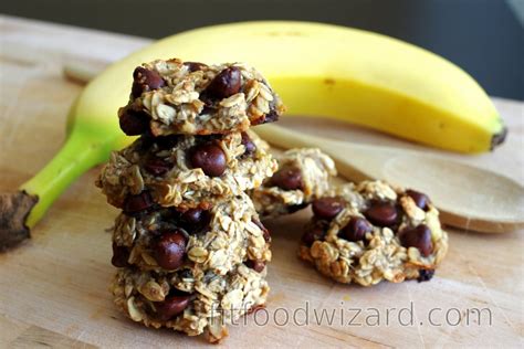 3-ingredient-banana-oatmeal-cookies-without-flour image