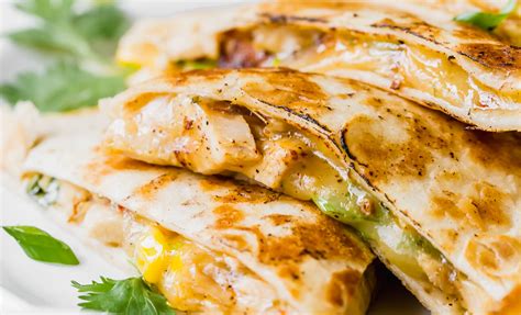 easy-chicken-quesadilla-recipe-busy-cooks image