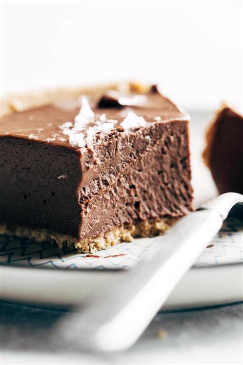 mind-blowing-vegan-chocolate-pie-recipe-pinch-of-yum image