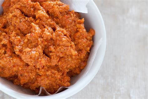 how-to-make-muhammara-spicy-red-pepper-dip image