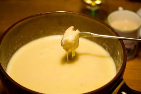 cheesy-crab-fondue-an-easy-recipe-for-a-delicious-dish image