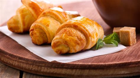 23-easy-crescent-roll-breakfast-recipes-perfect-for-a image