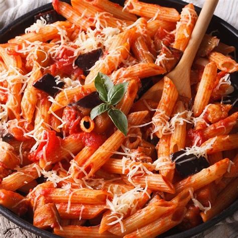 slow-cooker-pasta-with-eggplant-sauce-recipe-my image