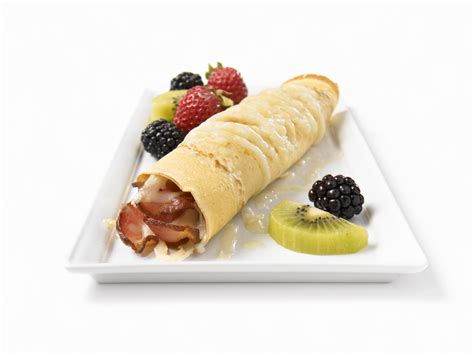 bacon-and-cheddar-crpes-olymel image