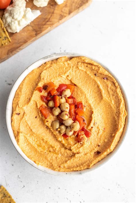 roasted-red-pepper-hummus-running-on-real-food image