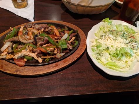 are-fajitas-at-a-mexican-restaurant-okay-keto-diet image
