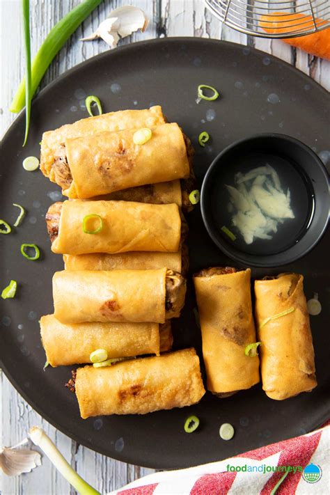 lumpiang-gulay-filipino-vegetable-spring-rolls-food image