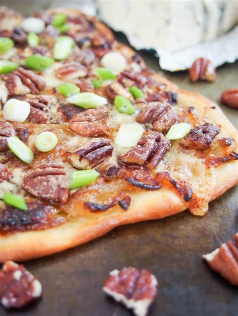 caramelized-onion-and-gorgonzola-pizza-carolines image