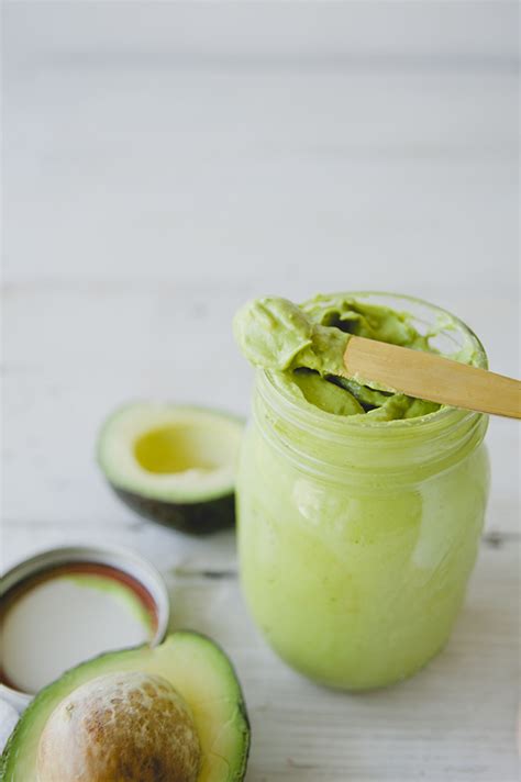 avocado-aioli-the-kitchy-kitchen image