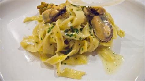 oysters-and-spaghetti-louisiana-kitchen-culture image
