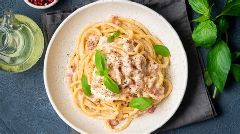 spaghettata-di-mezzanotte-recipe-yummy image
