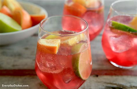 cranberry-orange-crush-cocktail-recipe-everyday image