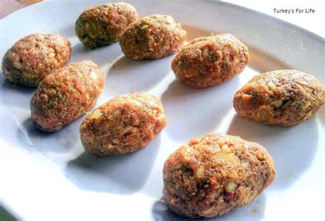 izmir-kfte-recipe-turkish-meatballs-in-tomato-sauce image