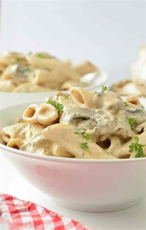 vegan-creamy-mushroom-pasta-the-conscious-plant image