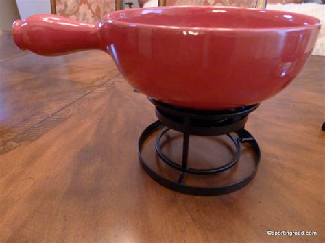 the-original-melting-pot-chocolate-fondue image
