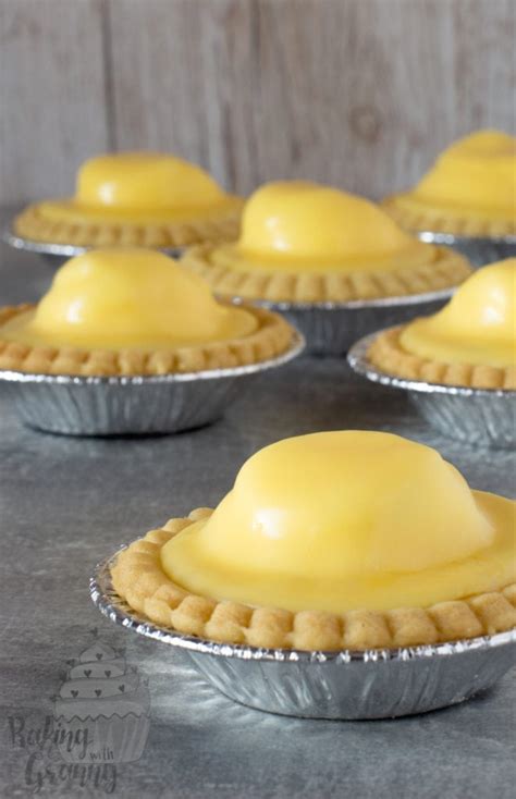 pineapple-tarts-baking-with-granny image