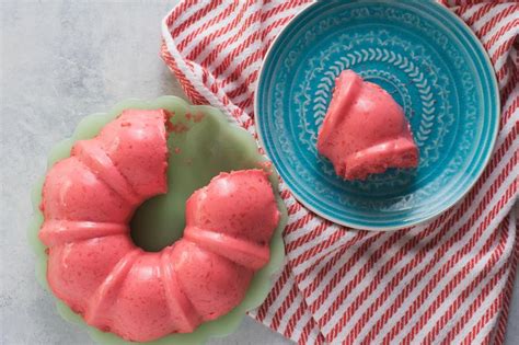 perfect-strawberry-jello-salad-recipelioncom image