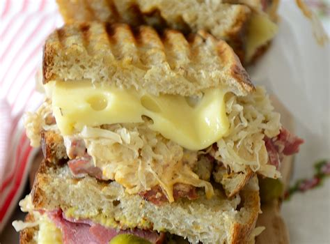 classic-reuben-sandwich-with-russian-dressing-the image