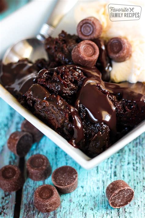 slow-cooker-molten-chocolate-cake-favorite-family image