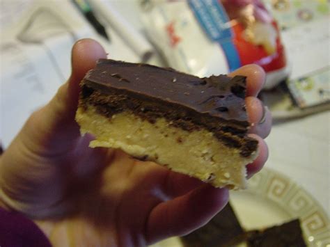 reeses-squares-5-ingredient-no-bake-a-bar-slice image
