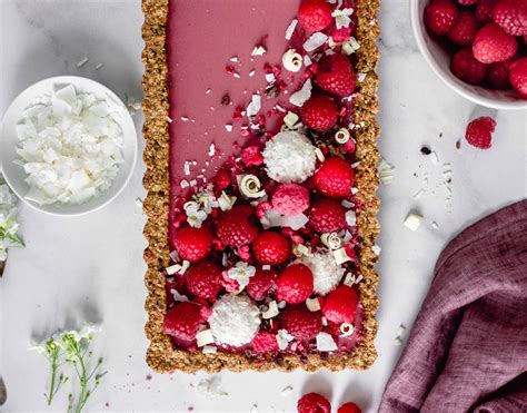 creamy-and-crunchy-raspberry-tart-flowers-in-the image