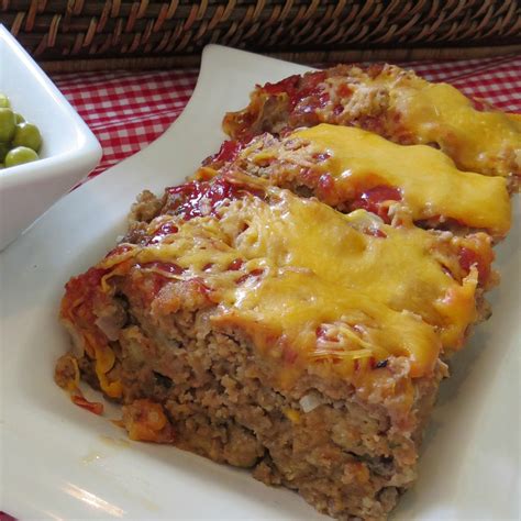 this-is-the-best-easy-meatloaf-recipe-and-its-delicious image