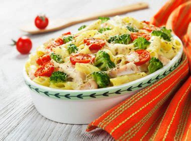 chicken-broccoli-pasta-casserole-readers-digest image