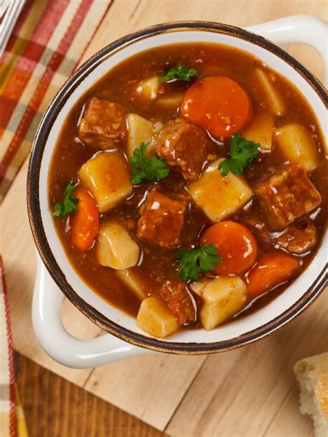 hearty-spanish-beef-stew-with-potatoes image