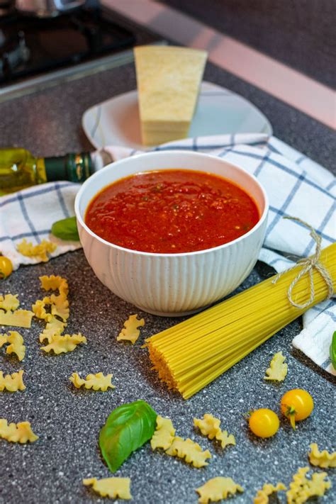 how-to-make-a-basic-tomato-sauce-from-fresh image