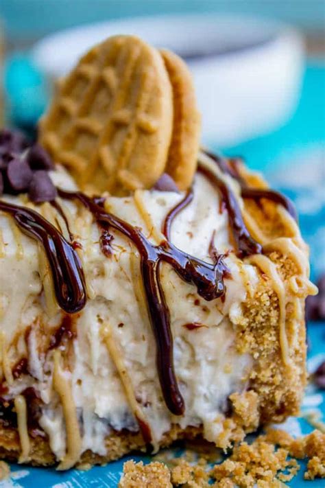no-bake-frozen-peanut-butter-pie-with-hot-fudge image
