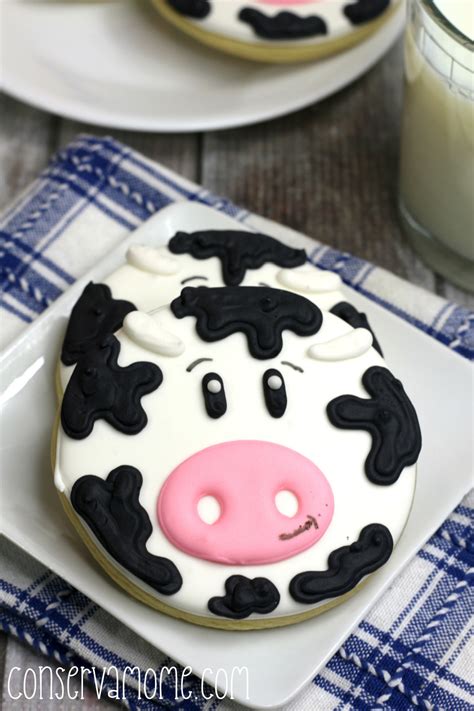 cow-cookies-tutorial-how-to-make-cow-sugar-cookies image