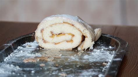 peanut-butter-roll-the-happy-hensters image