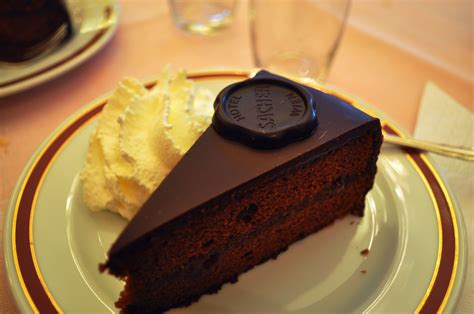 the-best-cakes-and-pastries-you-must-try-in-vienna image