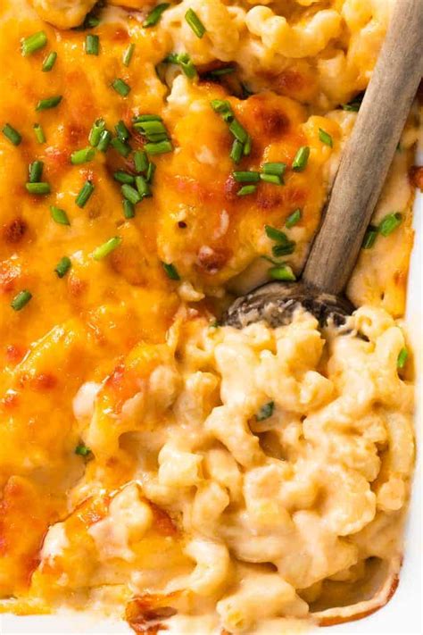 baked-macaroni-and-cheese-the-easiest image