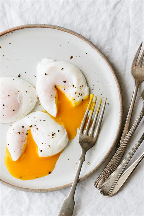 poached-eggs-how-to-poach-an-egg-perfectly image