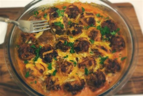 low-carb-meatballs-in-creamy-tomato-sauce image