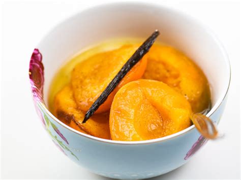 poached-apricots-with-vanilla-and-lemon-umami-girl image