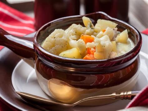 creamy-cauliflower-and-potato-soup image