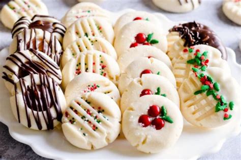 17-delicious-christmas-cookie-recipes-thatll-make image