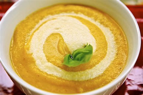 butternut-squash-soup-with-quick-cashew-cream image